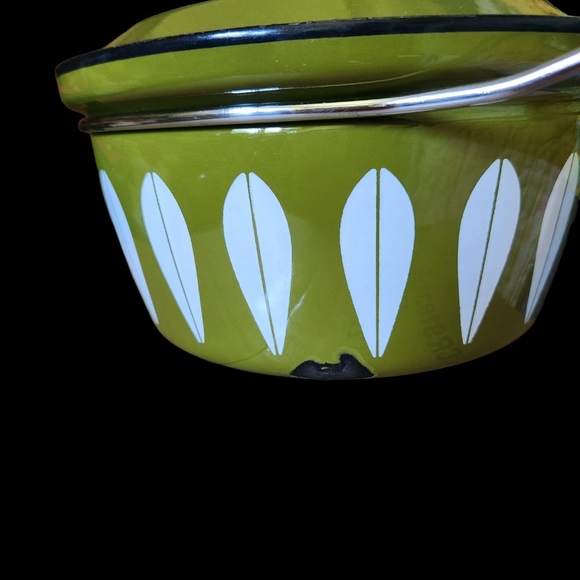 Cathrineholm green lotus covered casserole dish - Picture 4 of 4